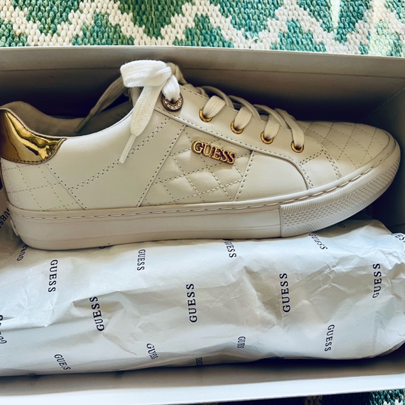 Tennis Shoes - Picture 5 of 6